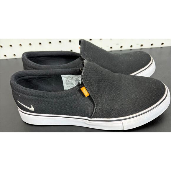 Nike Court Royale Woman’s Slip-On Shoes Size 7 - Picture 1 of 9